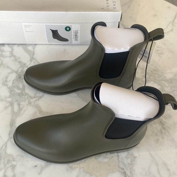 A New Day Chelsea Rain‎ boots Olive Green size 9 - Picture 5 of 6